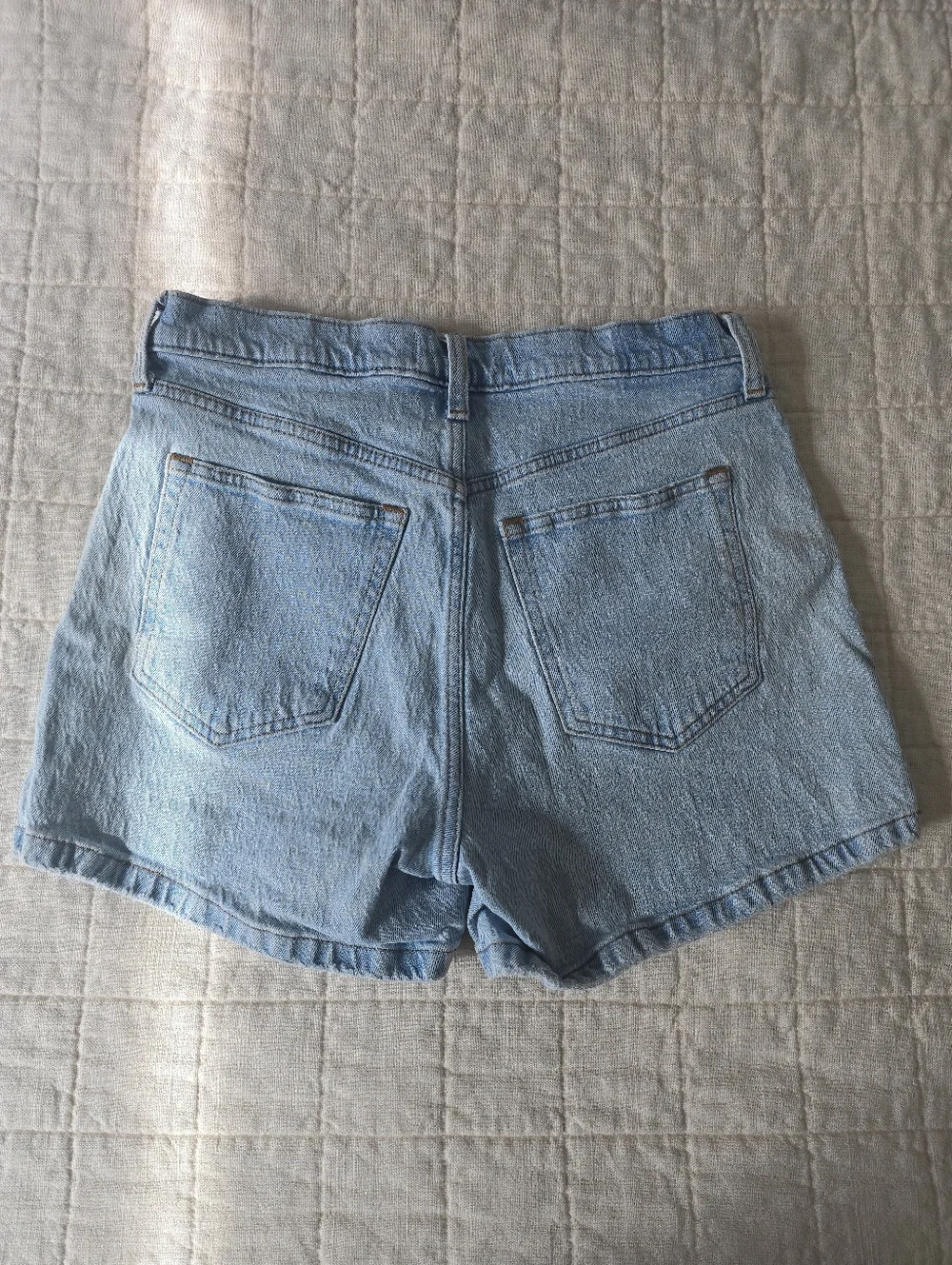 Abercrombie & Fitch Light Blue High-Rise Mom Shorts - Picture 3 of 3
